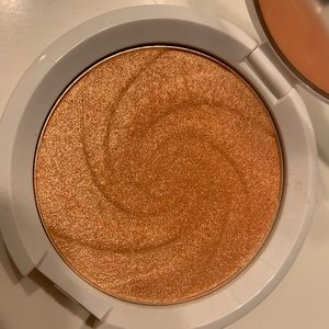 Becca Dreamsicle Highlighter